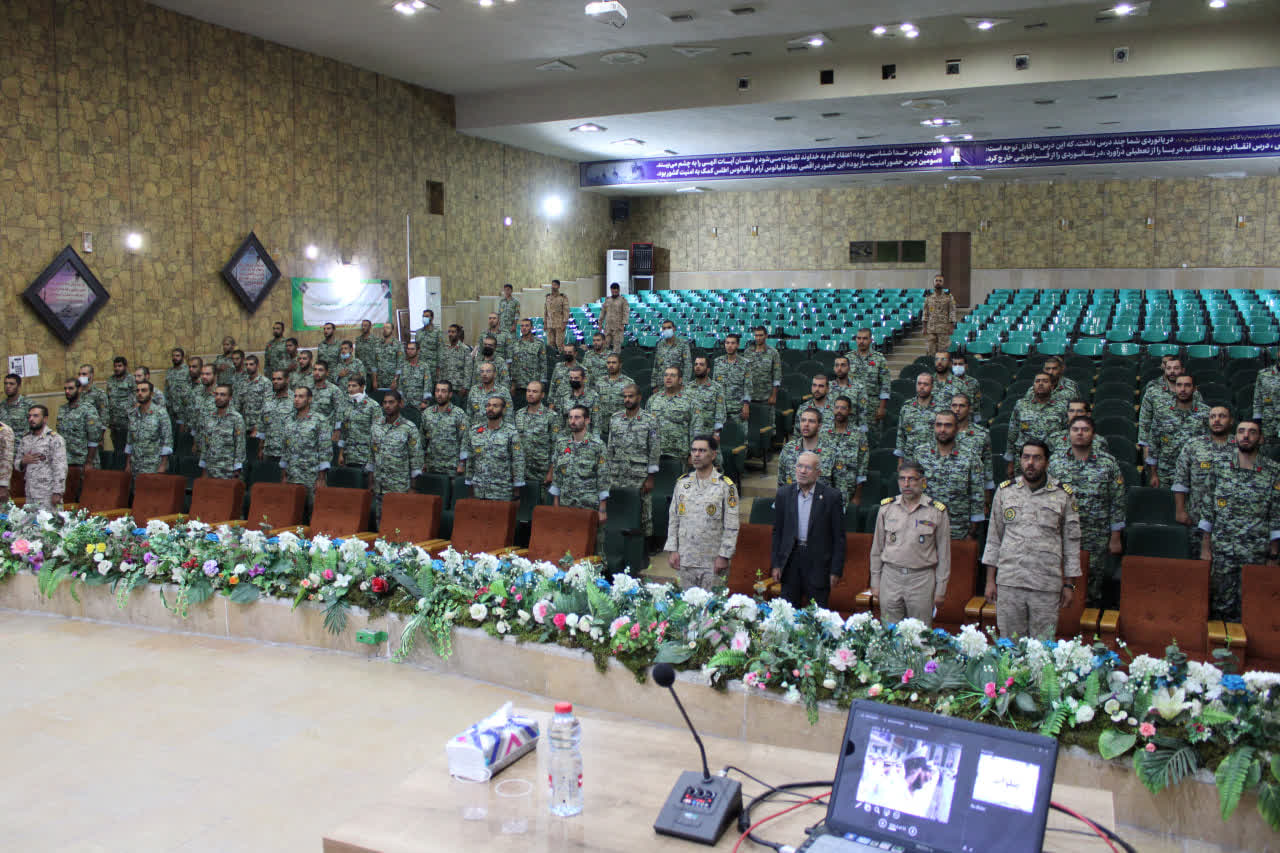 آموزش معارف جنگ جهت کارکنان وظیفه دانشگاهی اعزامیان 1404/06/01 و..