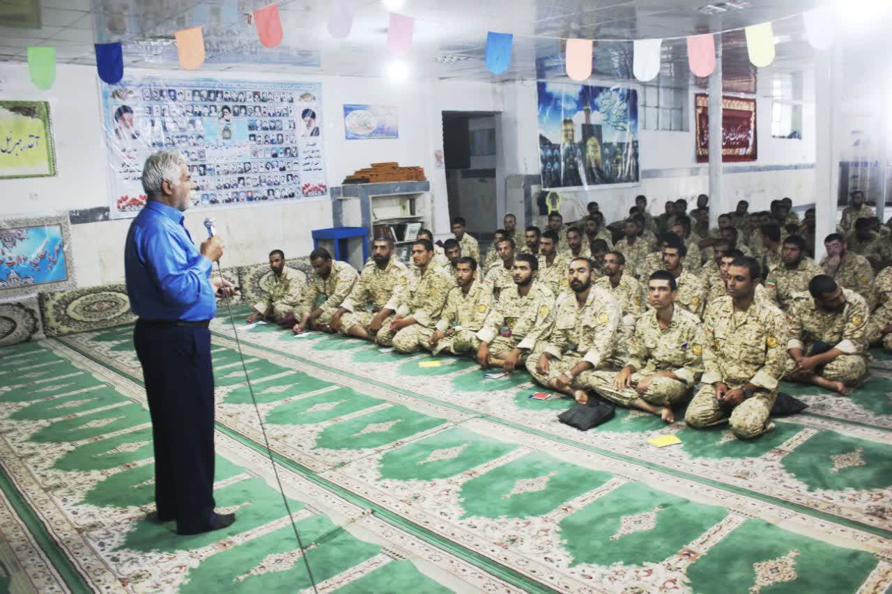 آموزش معارف جنگ جهت کارکنان وظیفه لیسانس به بالا (دانشجویان) اعزامی..