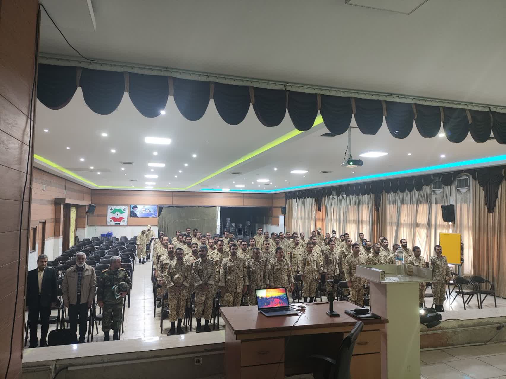 آموزش معارف جنگ جهت کارکنان وظیفه دکترای آجا..