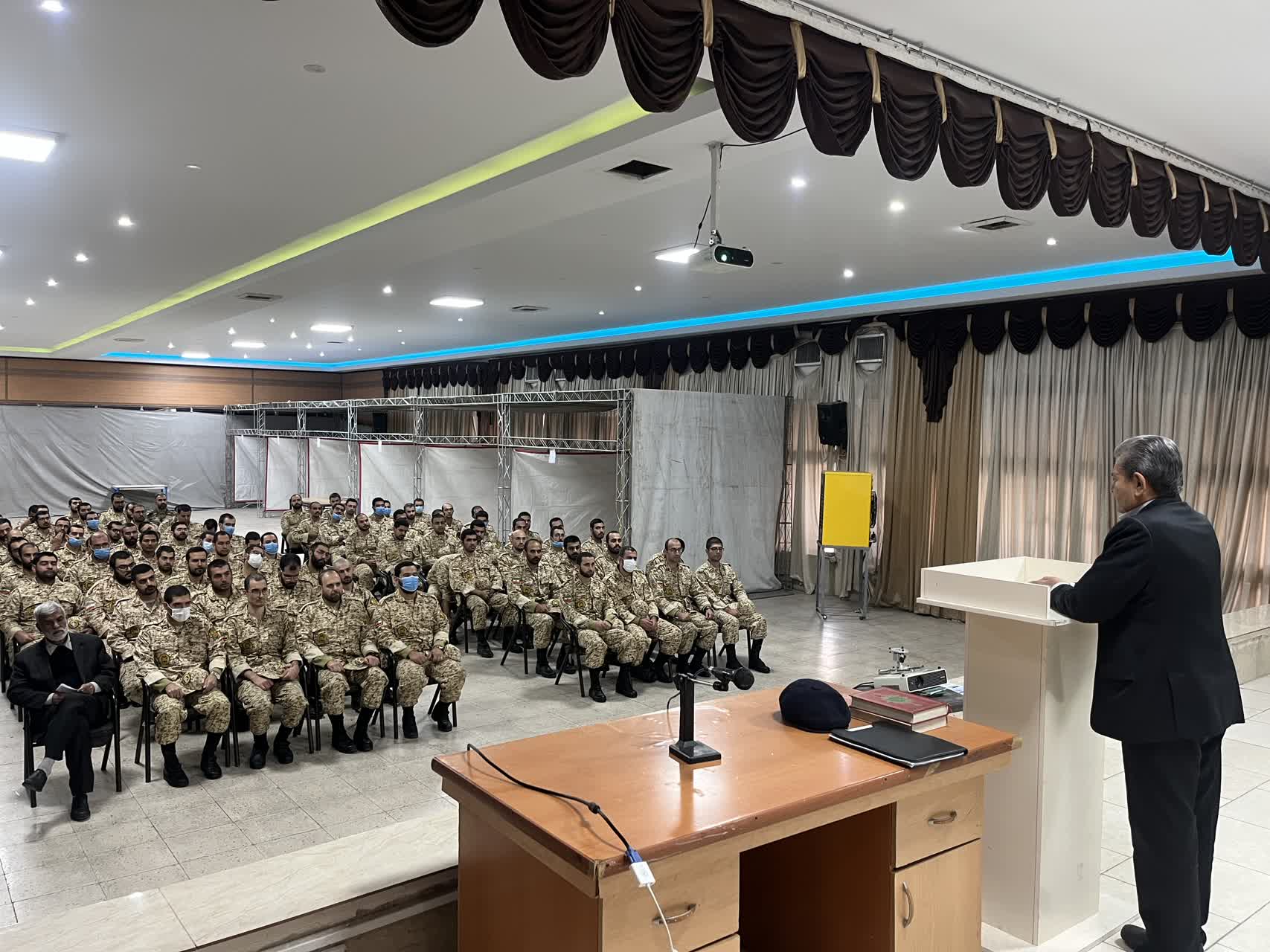 آموزش معارف جنگ جهت کارکنان وظیفه دکترای اجا