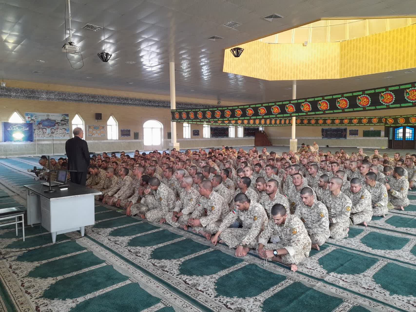 افتتاحیه آموزش معارف جنگ جهت کارکنان وظیفه زیر فوق دیپلم