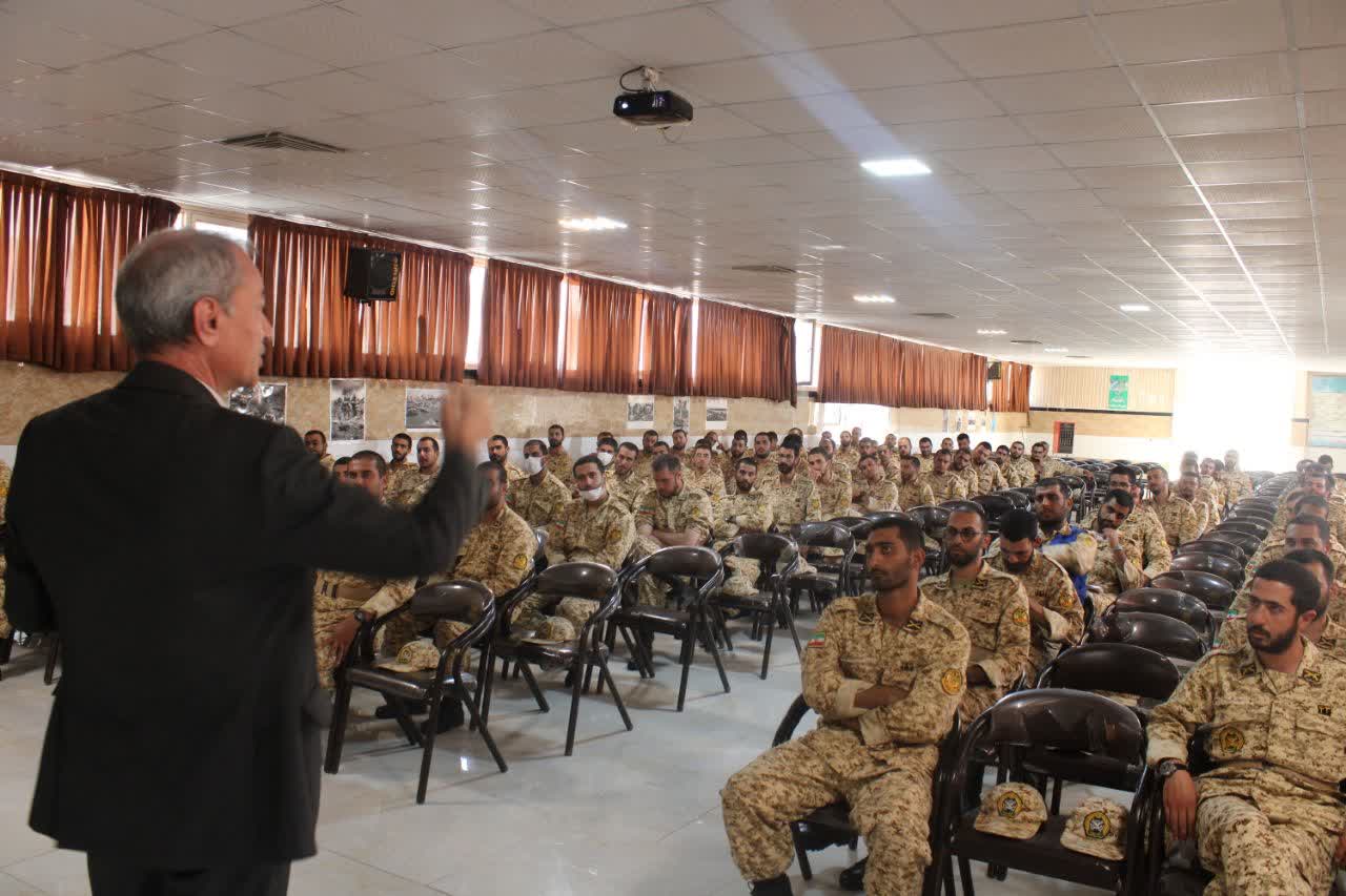 اجرای آموزش معارف جنگ در مرکز آموزش مرآ