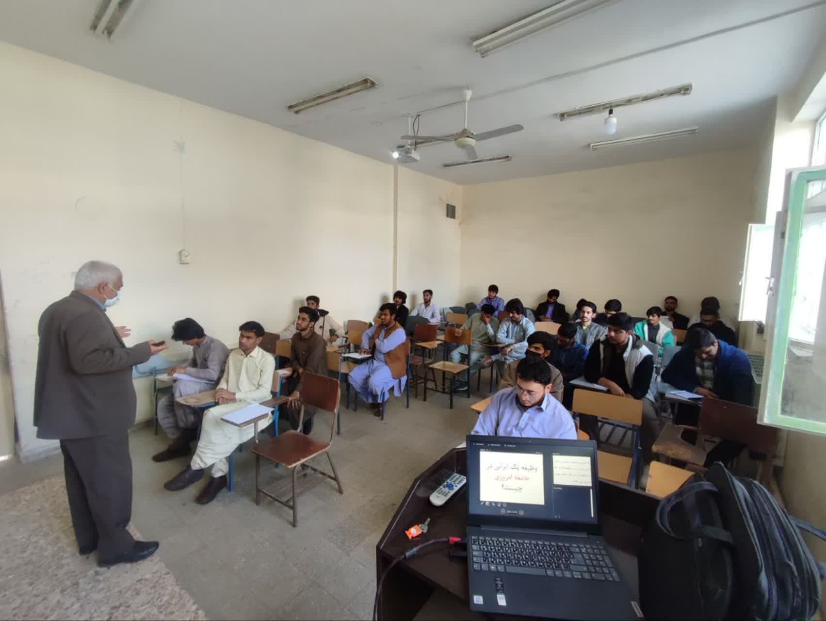 سخنرانی و روایتگری به مناسبت هفته بسیج