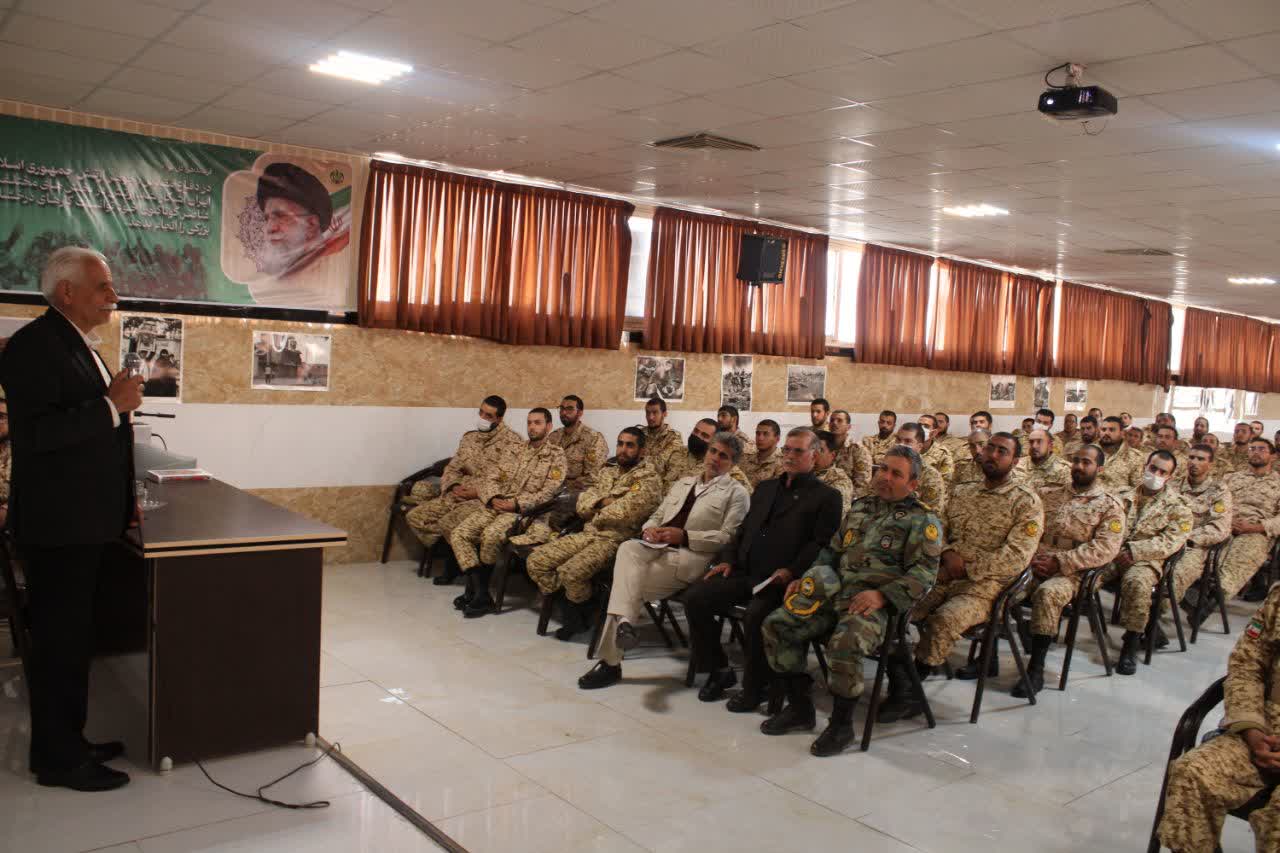 اجرای دوره آموزش معارف جنگ در مرکز آموزش 04 مرآ