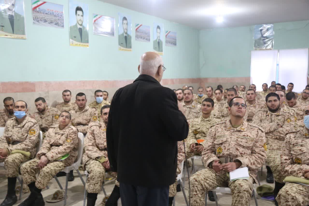 اجرای دوره آموزش معارف جنگ در مرکز آموزش اسدی دژبان