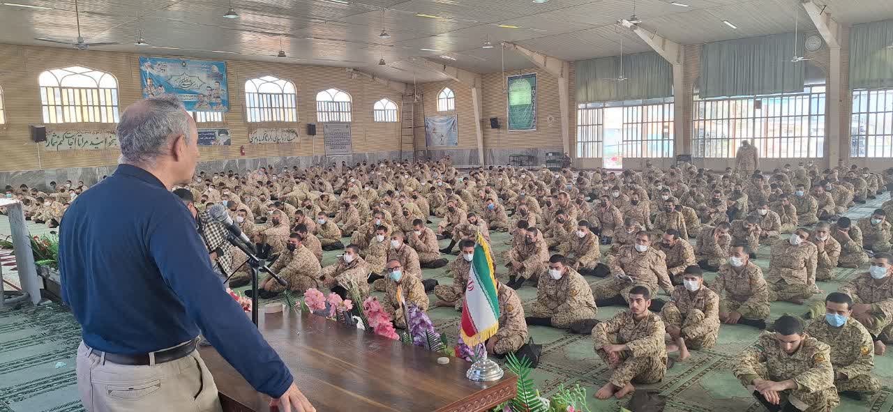 اجرای دوره آموزش معارف جنگ در مرکز آموزش 02 انشایی نزاجا