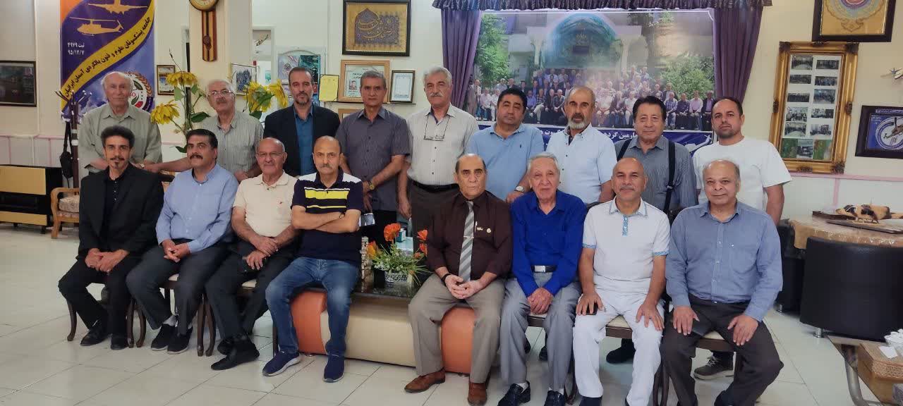 جلسه هم اندیشی اساتید معارف جنگ استان اصفهان