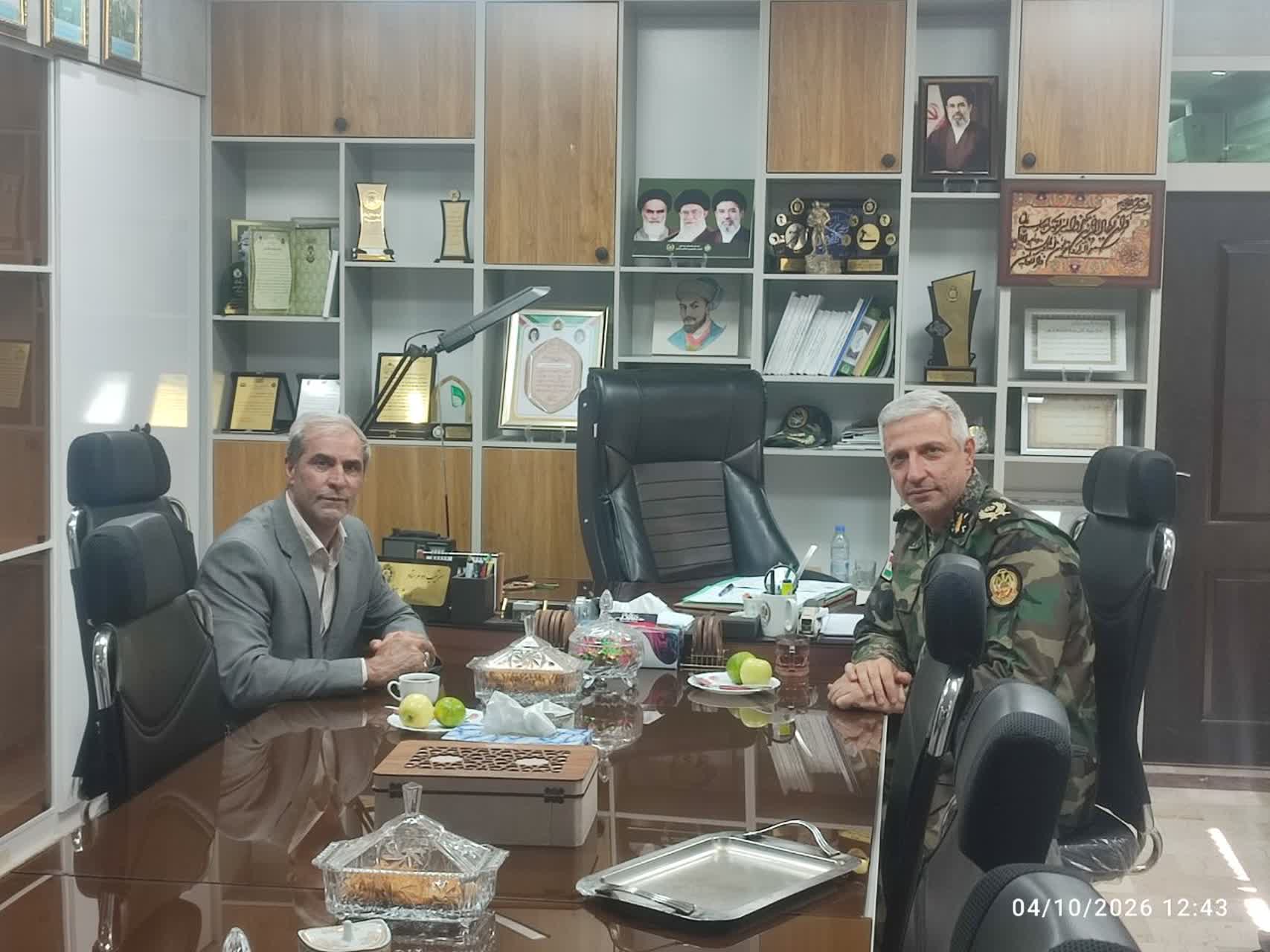 دیدار رئیس گروه معارف جنگ غرب با رئیس کانون بازنشستگان استان کرمانشاه
